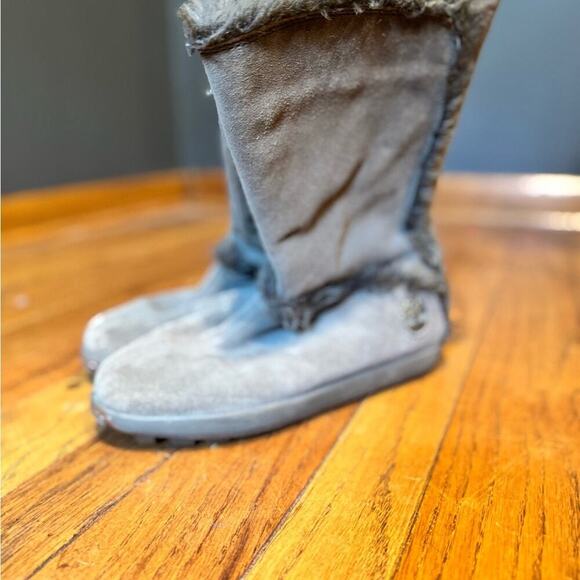 Timberland Gray Fur-Trimmed Boots Sz 7.5 - Picture 1 of 2